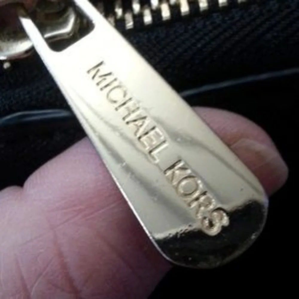 Michael Kors Jet Set Travel Large CONTINENTAL Black Leather wallet wristlet